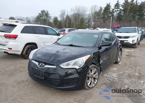 2016 Hyundai Veloster z USA, uszkodzony, nr VIN KMHTC6AD2GU301831